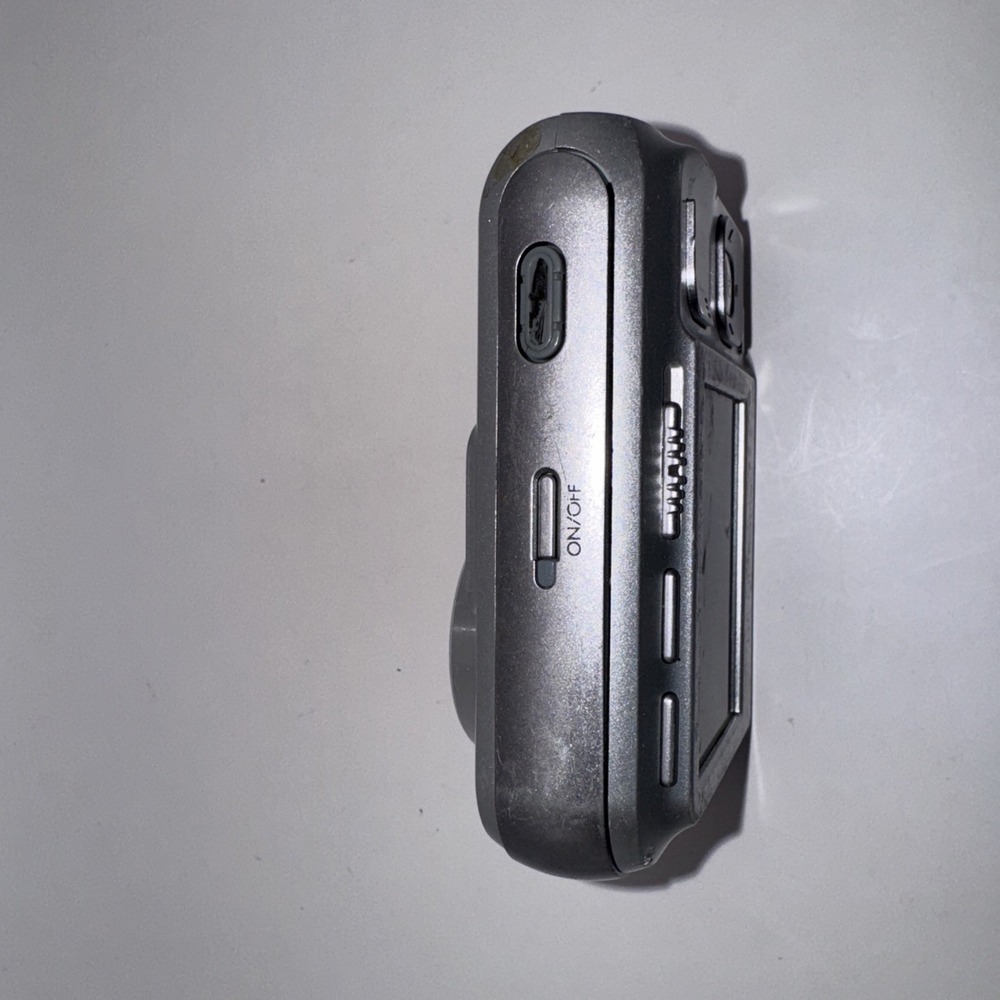 HP Photosmart M547 Point and Shoot Camera 6.2MP Silver SNPRB-0747 Untested‎ - Picture 3 of 7